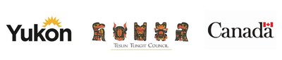 AVIS AUX MÉDIAS - Le conseil des Tlingits de Teslin, le ministre Anandasangaree et le Yukon signent un accord de financement pour les services communautaires