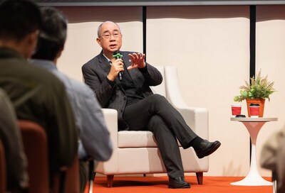 陳漢夫教授進行第二場「卓越研究的個人之旅」講座，啟迪年輕學者。