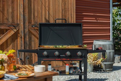 Nexgrill’s 4-Burner Griddle elevates backyard cookouts with four powerful burners reaching 38,000 BTU, over a spacious 792 square inch cooktop.