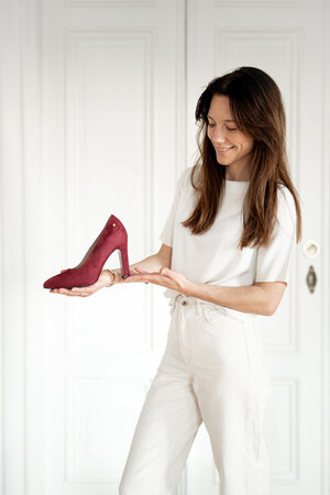 Stinaa.J Brings Orthopedic Innovation to the U.S. Market In the Form of Fashionable Luxury Footwear Stinaa.J Brings Orthopedic Innovation to the U.S. Market In the Form of Fashionable Luxury Footwear