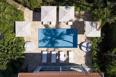 Now welcoming guests, the newly renovated Four-Bedroom Butler Villas with Private Pool at Sandals Ochi, one of seven resorts participating in Sandals’ Jamaica Sale.