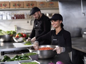 CHIPOTLE AIMS TO HIRE FUTURE BILLION DOLLAR BUSINESS LEADERS IN NEW "BURRITO SEASON" HIRING PUSH