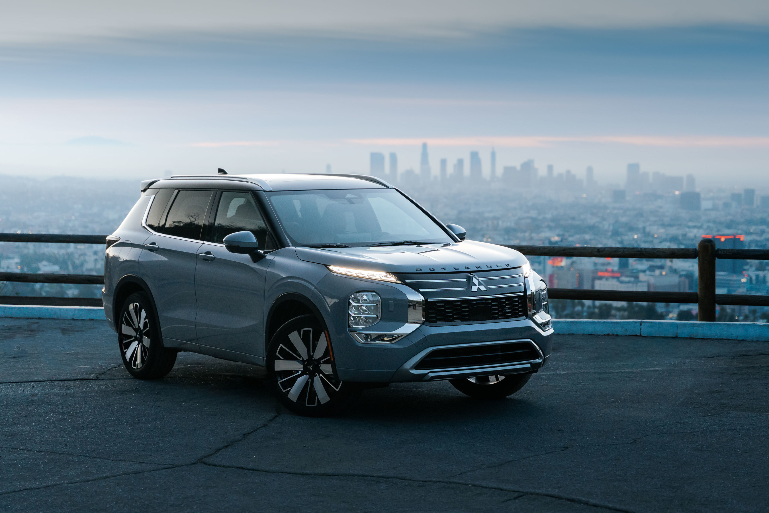 MITSUBISHI MOTORS ANNOUNCES PRICING AND PACKAGING FOR REFRESHED 2025 OUTLANDER