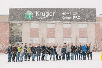Kruger Products team celebrates rebranded mill in Trenton, Ontario (CNW Group/Kruger Products Inc.)