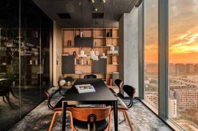 Crowne Plaza Warsaw - The Hub