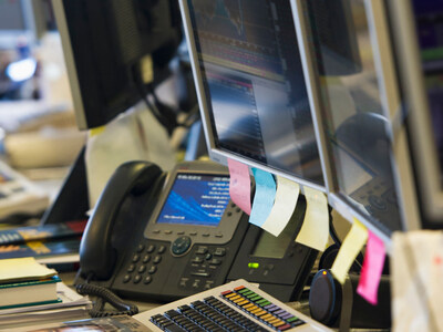 聯邦銀行採用 IBM wastonx.ai 落實建置企業級AI的預備工作；計畫將該 AI 平台應用在內部法規知識庫系統，簡化複雜流程，減少重複性的人工作業，提供更精準深入的業務洞察，提升營運效率。