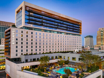 The penthouse is located in a unique building. In addition to offering a collection of 45 private residences on its uppermost levels, its lower levels are home to the upscale Kimpton Sawyer Hotel and the executive offices for the NBA’s Sacramento Kings organization. Kings executives and residents enjoy a separate, private entry with a staffed lobby, accessible only by keycard. CaliforniaLuxuryAuction.com.