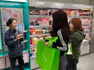 CJ Olive Young Gangnam Town Introduces Multilingual 'Personal Shopper' Service on a Trial Basis