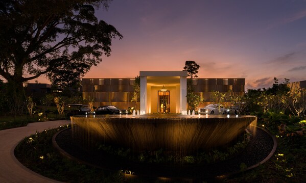 Unable to view the image, Please provide a valid URL.