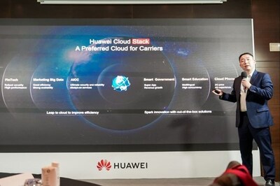Johnny Lyu, CTO of International Business, Huawei Cloud Stack, delivering a keynote (PRNewsfoto/HUAWEI CLOUD)