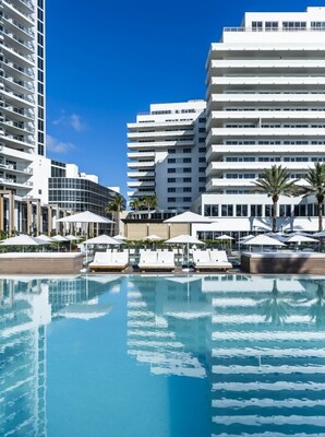 Discover the spring season on Miami Beach and make plans to spend time in the World Travel Awards’ Leading City Destination in North America. Offering an ideal blend of sun-soaked relaxation, immersive cultural experiences, and world-class hospitality at award-winning hotels, Miami Beach features a collection of wellness escapes, artistic inspiration and luxurious hotel deals, all just in time for the turning season.