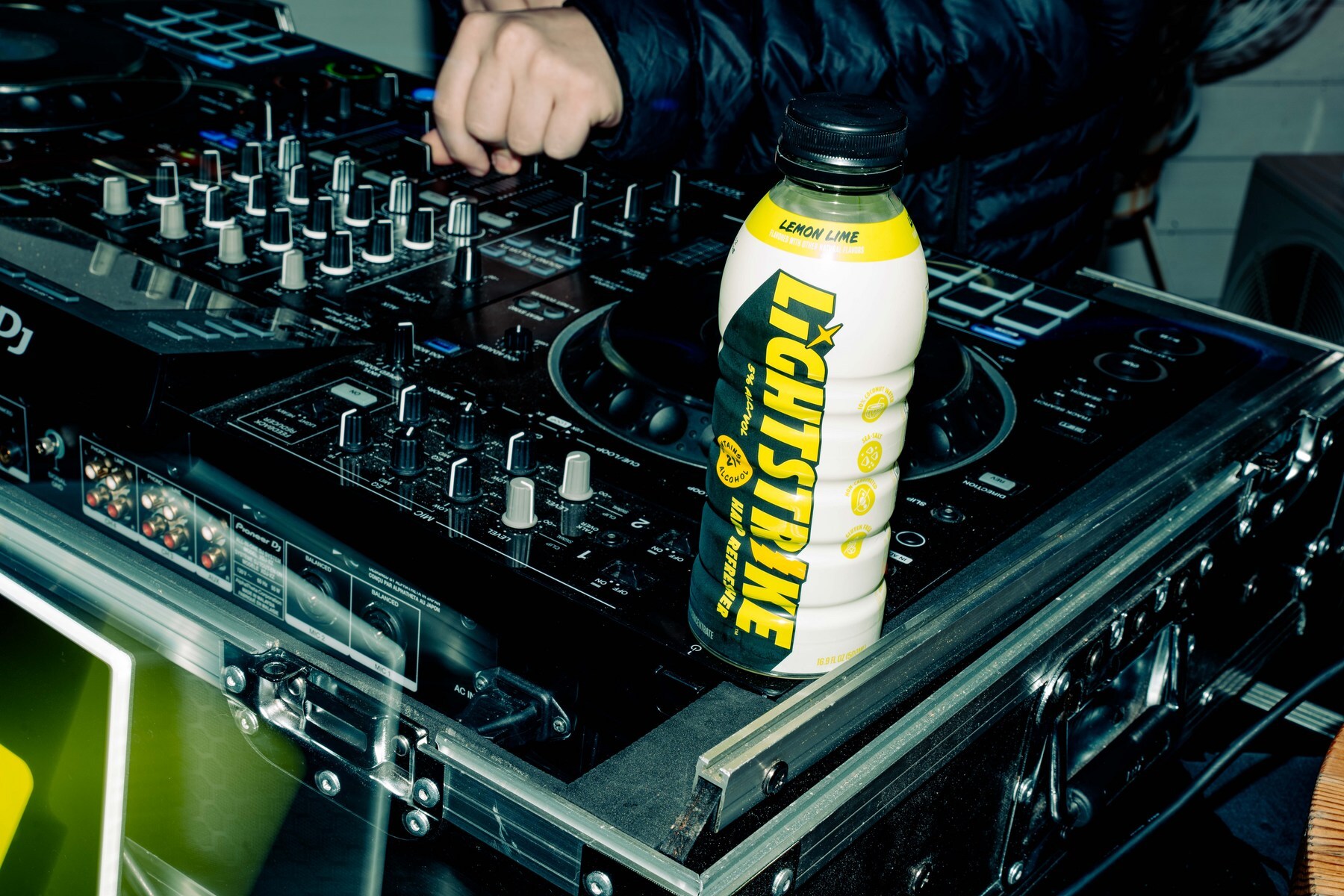 Unable to view the image, Please provide a valid URL.