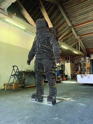 "Ontological Relief and the Illusion of Matter": The Four-Dimensional Quantum Sculptures by Julian Voss-Andreae