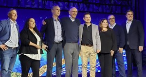Samdesk Receives Esri Innovation Award at Esri Partner Conference