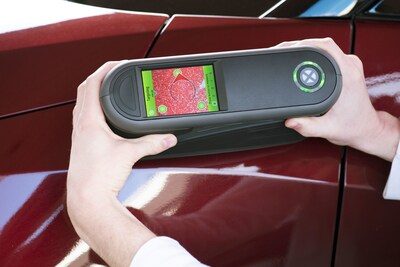 MA-T12 Portable Multi-Angle Spectrophotometer measuring effects paint
