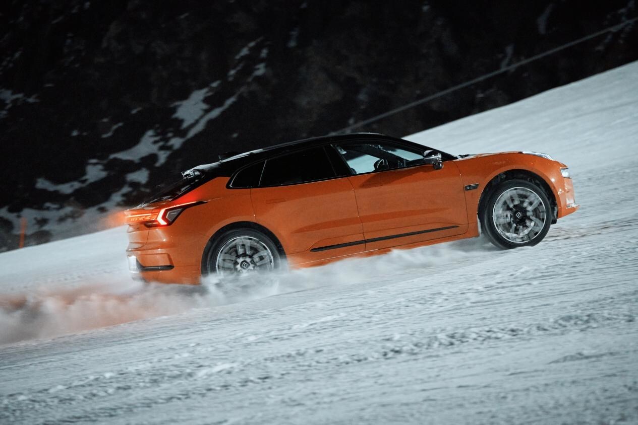 The Zeekr 001 Successfully Accomplishes the Ski Track Challenge in Kazakhstan, Excelling in Performance on Snow