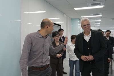 Unable to view the image, Please provide a valid URL.