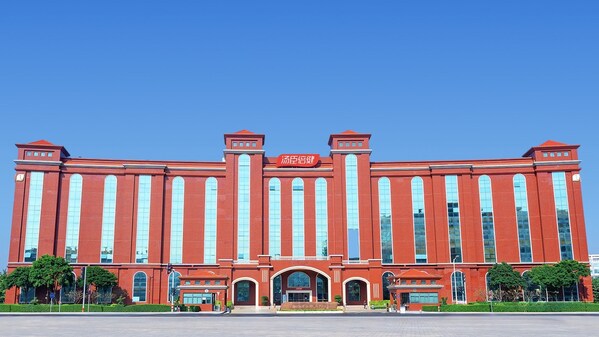 Unable to view the image, Please provide a valid URL.