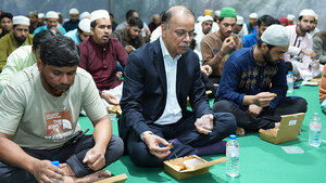 Muhammed Aziz Khan Leads Summit Group's Ramadan Initiative for Migrant Workers in Singapore