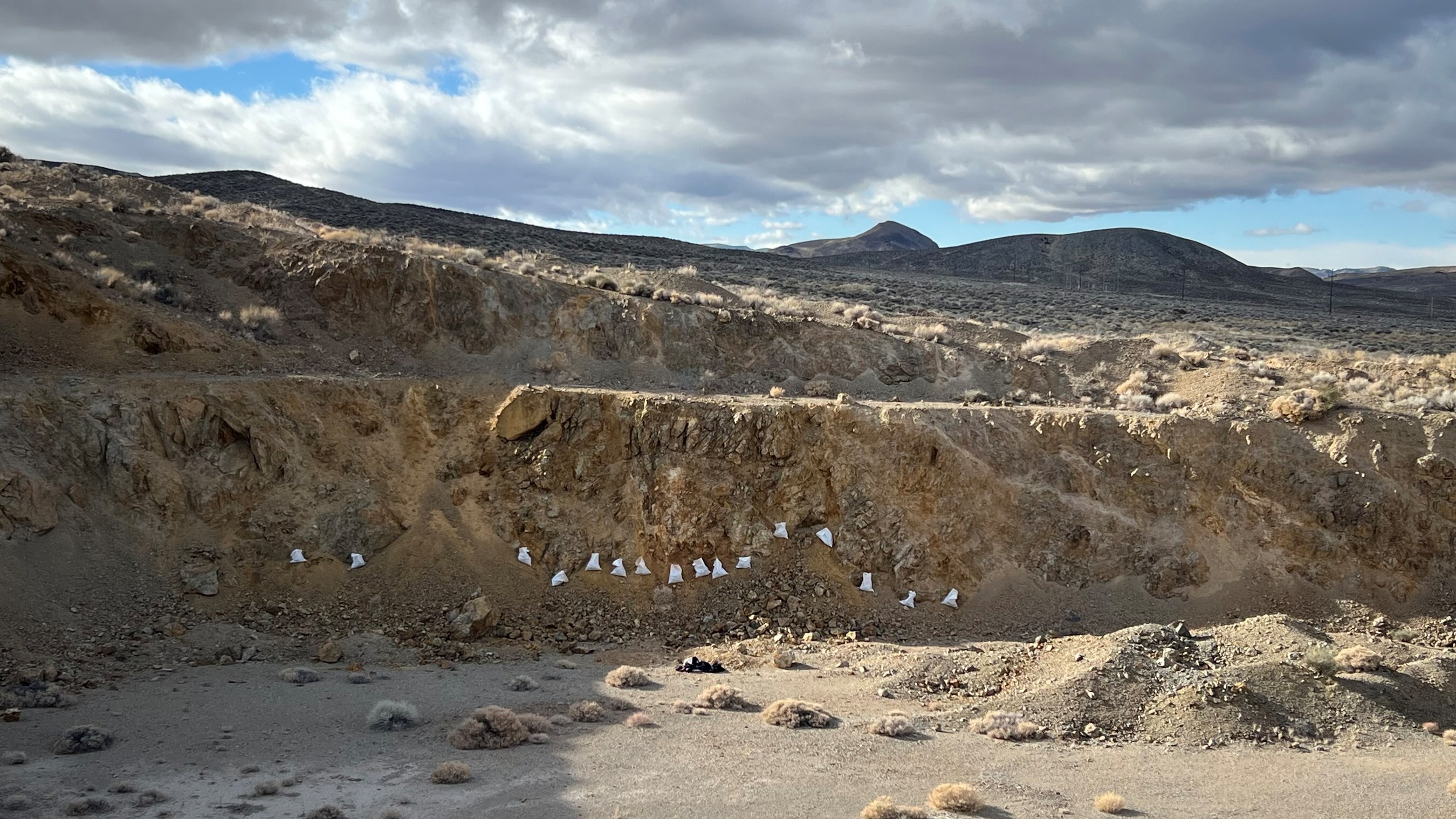 Sample collection bags at the Sullivan Zone, Gabbs Project, Nevada (CNW Group/P2 Gold Inc.) Sample collection bags at the Sullivan Zone, Gabbs Project, Nevada (CNW Group/P2 Gold Inc.)