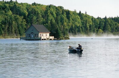 Réservez vos séjours en chalet de pêche et de villégiature de l’été 2026, le samedi 12 avril 2025 dès 8h. (Groupe CNW/Société des établissements de plein air du Québec)
