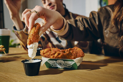 Whether fans prefer their crispy tenders served neat – like Wingstop’s house favorite Hot Honey Rub – or with a twist – like Wingstop’s iconic Lemon Pepper – each bold, distinctive flavor will be mixed up at Bar Tender.