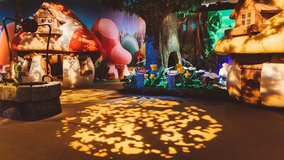 DFW Goes Blue as The Smurf Experience Opens in Texas