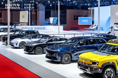 ChangAn Automobile thúc đẩy đổi mới với chủ đề "Cùng hướng tới một thế giới thông minh hơn" tại Triển lãm Ô tô Thượng Hải 2025 ảnh 2 ChangAn Automobile thúc đẩy đổi mới với chủ đề "Cùng hướng tới một thế giới thông minh hơn" tại Triển lãm Ô tô Thượng Hải 2025 ảnh 2