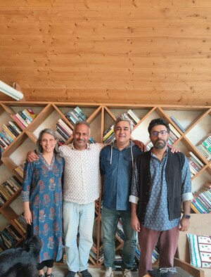पांच लेखकों को प्रतिष्ठित HWR खोजेम मर्चेंट नॉन-फिक्शन फेलोशिप से सम्मानित किया गया