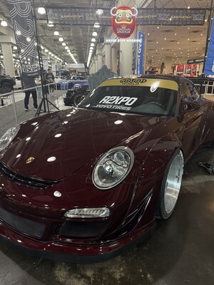 World-Famous Master Craftsman Completes First-Ever Auto Show Build in Front of Thousands