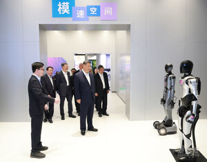 Xi Jinping inspiziert Shanghai