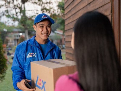 Lazada memahami peran penting mitra kurir di LEX sebagai garda terdepan operasional logistik di Lazada, dan berkomitmen untuk memastikan keselamatan serta keamanan kerja serta memberikan dukungan yang optimal demi menjamin layanan pengiriman yang tepat waktu. Kolaborasi Lazada dengan mitra strategis seperti Planet Ban dan Shop & Drive membantu memastikan kondisi prima kendaraan mitra kurir dalam melayani pelanggan.