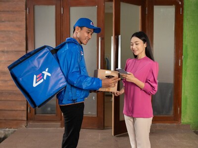 Memahami pentingnya pendidikan sebagai salah satu kunci pendorong peningkatan kesejahteraan, LEX juga berupaya untuk mendorong pengembangan kapabilitas mitra kurir melalui kemitraan dengan lembaga pendidikan, termasuk diantaranya Institut Transportasi dan Logistik (ITL) Trisakti. Kolaborasi ini menawarkan potongan biaya pendidikan serta kemudahan skema pembayaran bagi mitra kurir LEX.