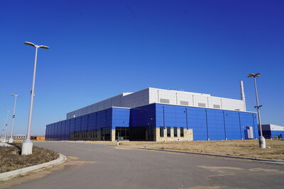 Chrysalis, SHINE’s large-scale irradiation facility, is set to become the largest isotope production facility in the world. Once operational, Chrysalis will complement the existing supply chain ensuring a sustainable and reliable source of isotopes, including Mo-99, the world’s most widely-used isotope, and Lu-177, the most widely-used cancer-fighting isotope.