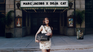 DOJA CAT TEASES NEW MUSIC IN MARC JACOBS' LATEST CAMPAIGN FEATURING THE DUAL BAG