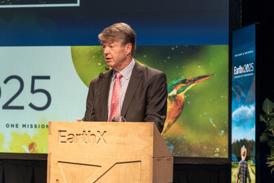 Hunter Hunt during his remarks at Earthx2025