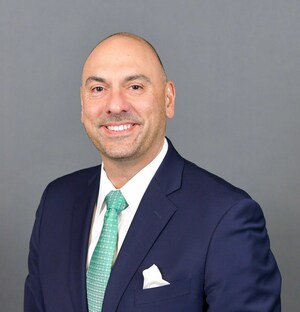Associated Bank announces promotion of Steven Zandpour to executive vice president, head of consumer and business banking