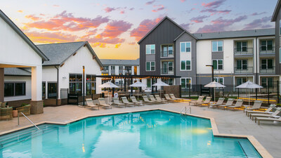 Elan Capital Hills is now open and accepting welcoming residents. The new community offers great amenities in a prime location.