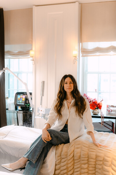 Cynthia Rivas, Celebrity Esthetician, featuring Glo2Facial at The Carlyle 
Photo credit: Susan Shek