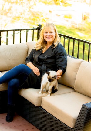 Give Them Ten Awards $5,000 Grant to Angie's Dog House