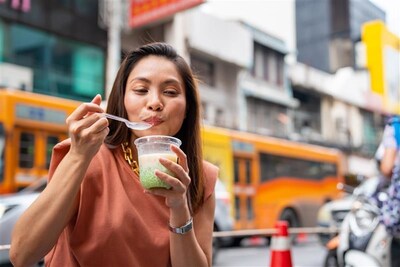 Foodservice chains can influence healthier, more sustainable food choices through their menu offerings (PRNewsfoto/Kerry Group)