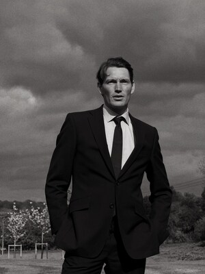 Leica Camera Launches "Artist Looks" in Leica LUX iPhone App - Debuting With British Star Photographer Greg Williams