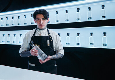 Handshake Speakeasy head bartender, Javier Rodríguez and 1800 Tequila