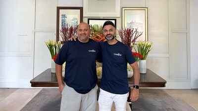 CrediLinq Co-founders, Deep Singh (right) and Vikram Kotibhaskar (left) (Photo credit: CrediLinq) CrediLinq Co-founders, Deep Singh (right) and Vikram Kotibhaskar (left) (Photo credit: CrediLinq)