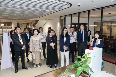 Unable to view the image, Please provide a valid URL.