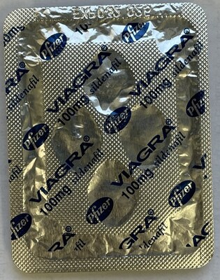 Viagra de contrefaçon, comprimés de sildénafil de 100 mg, date d’expiration 03-2025 (Groupe CNW/Santé Canada (SC))