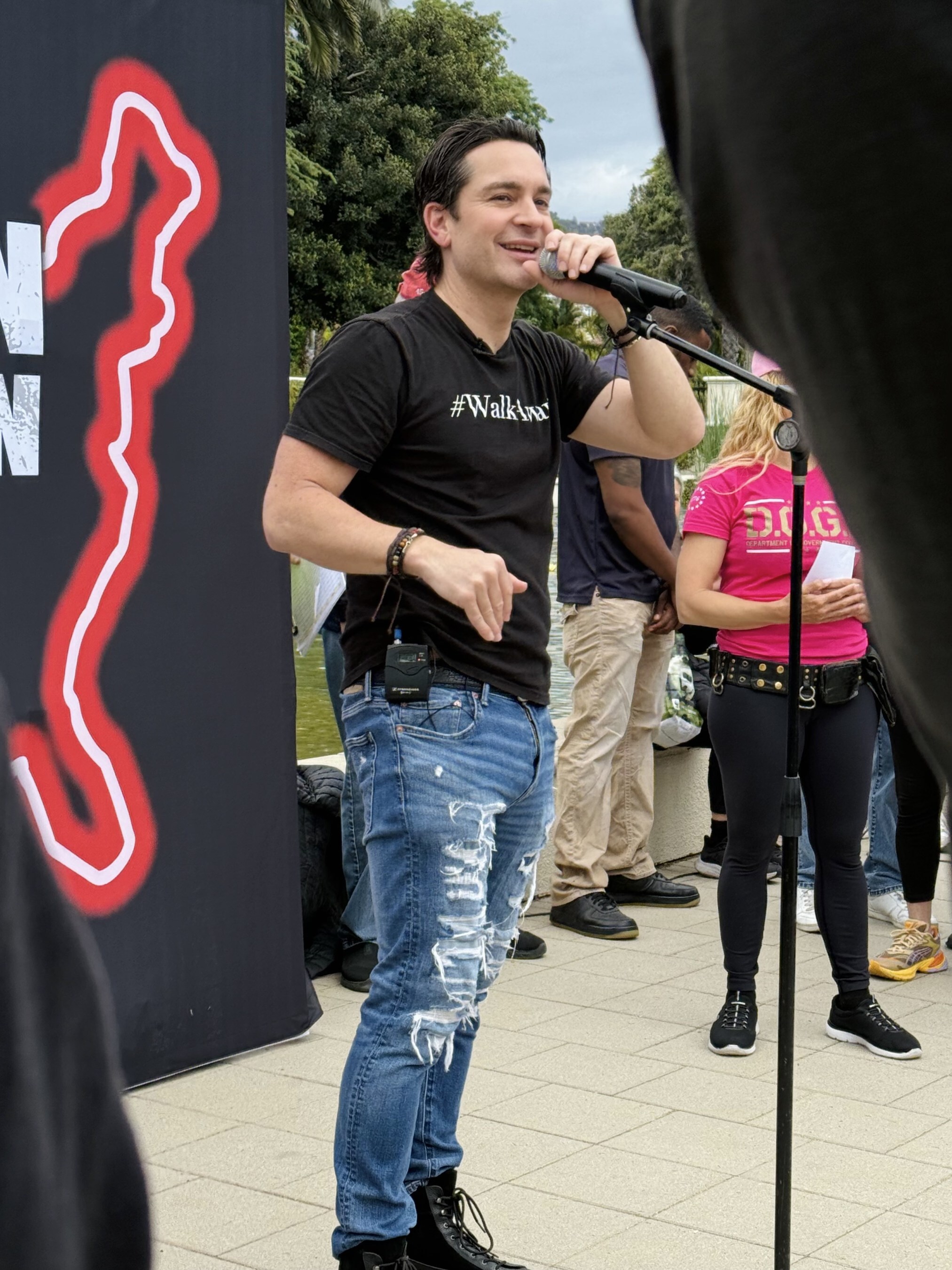 Unable to view the image, Please provide a valid URL.