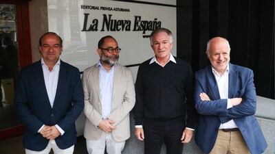 Dionisio Gutiérrez en la redacción del periódico La Nueva España / Dionisio Gutiérrez in the editorial office of La Nueva España newspaper (PRNewsfoto/Fundación Libertad y Desarrollo)