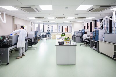 Unable to view the image, Please provide a valid URL.