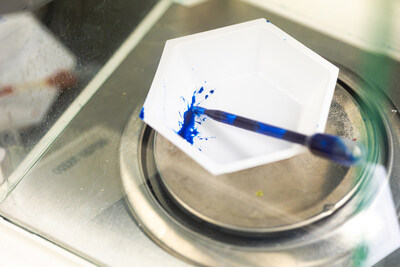 weighing of blue food dye